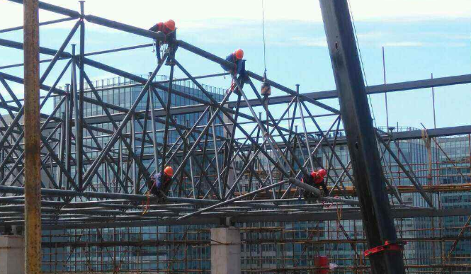 杭州论网架装配施工中搭设脚手架应当留神的事故